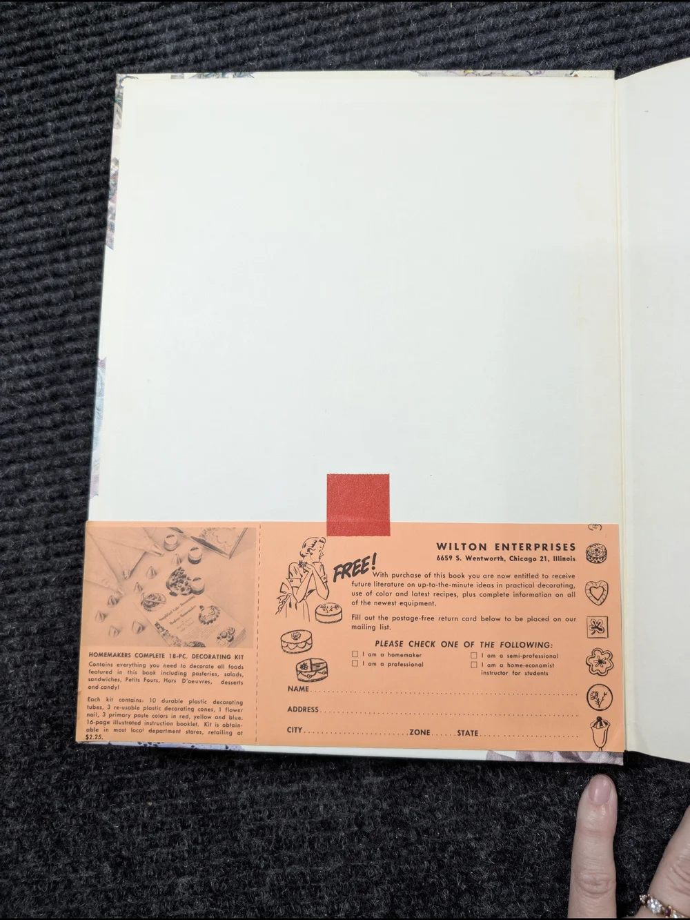 VINTAGE 1954 Wilton Modern Cake Decorating Book - Cream Cover